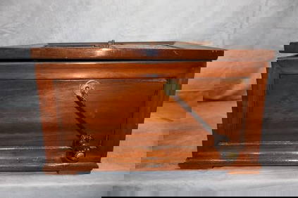 Walnut Hand Crank Music Box (1 of 13)