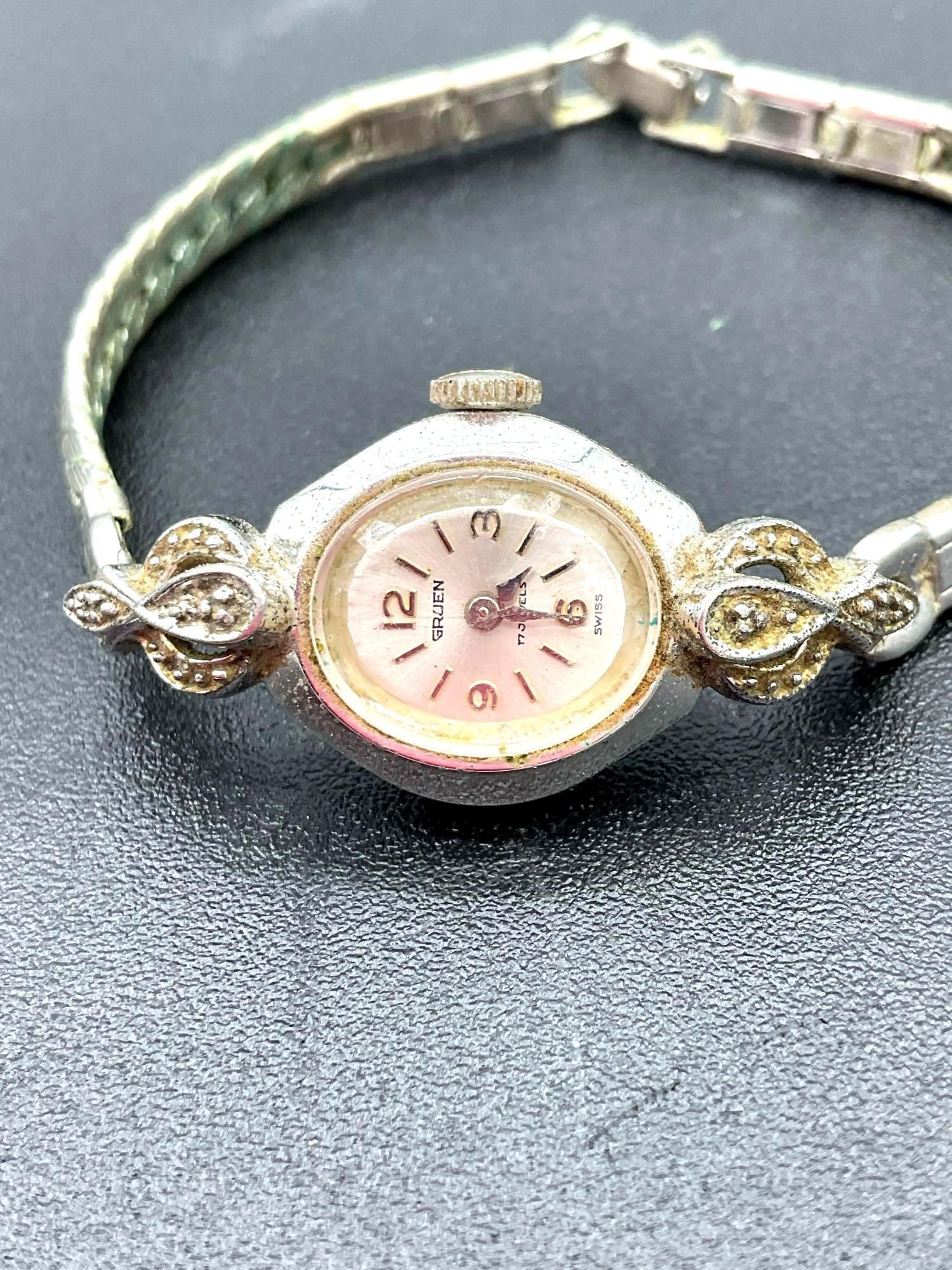 Vintage Ladies’ Wind-Up Wristwatch by Lucerne (1 of 6)