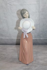 Lladro Figurine – Girl with Hat
