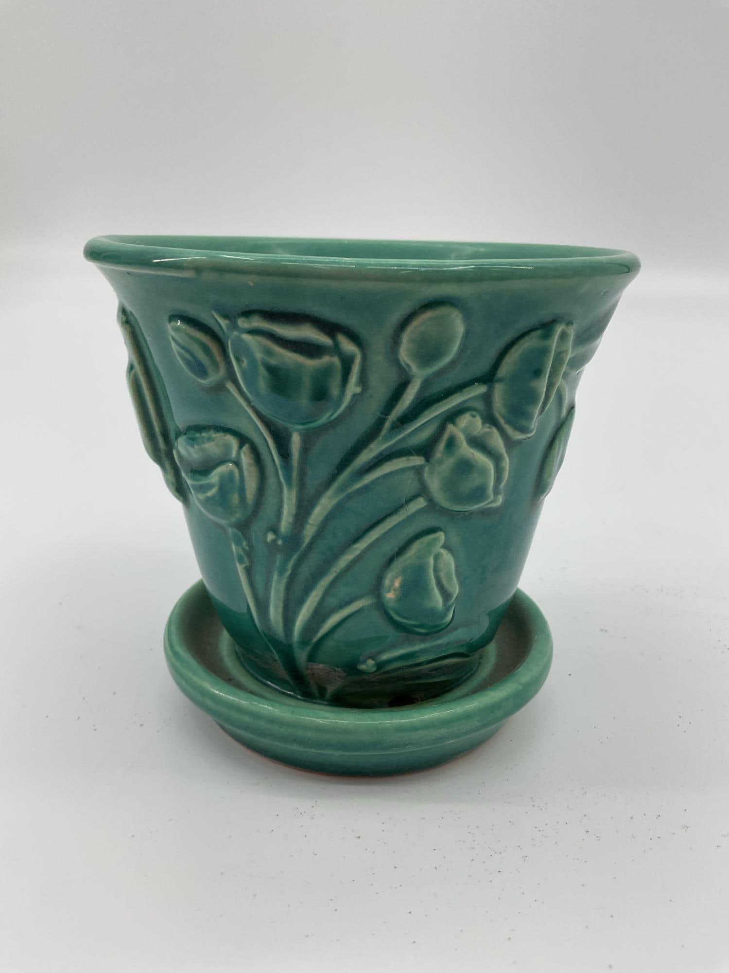 Vintage USA Marked Tulip Motif Flower Pot (1 of 4)