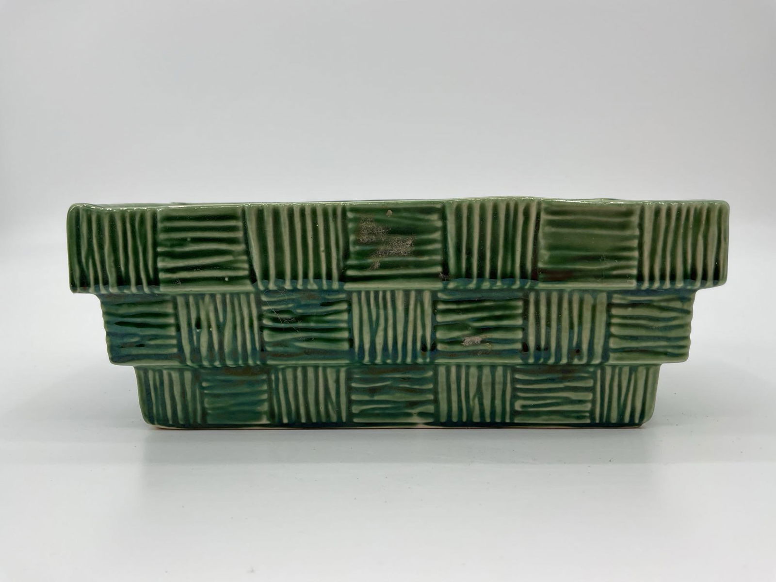 McCoy Pottery Green Basket Weave Planter (1 of 4)