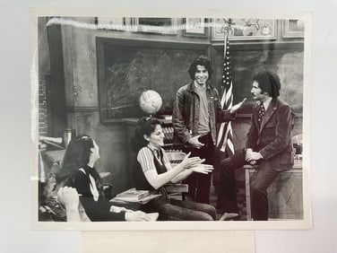 Original 1975 ABC Press Photo for Welcome Back, Kotter Featuring John Travolta and Gabriel Kaplan