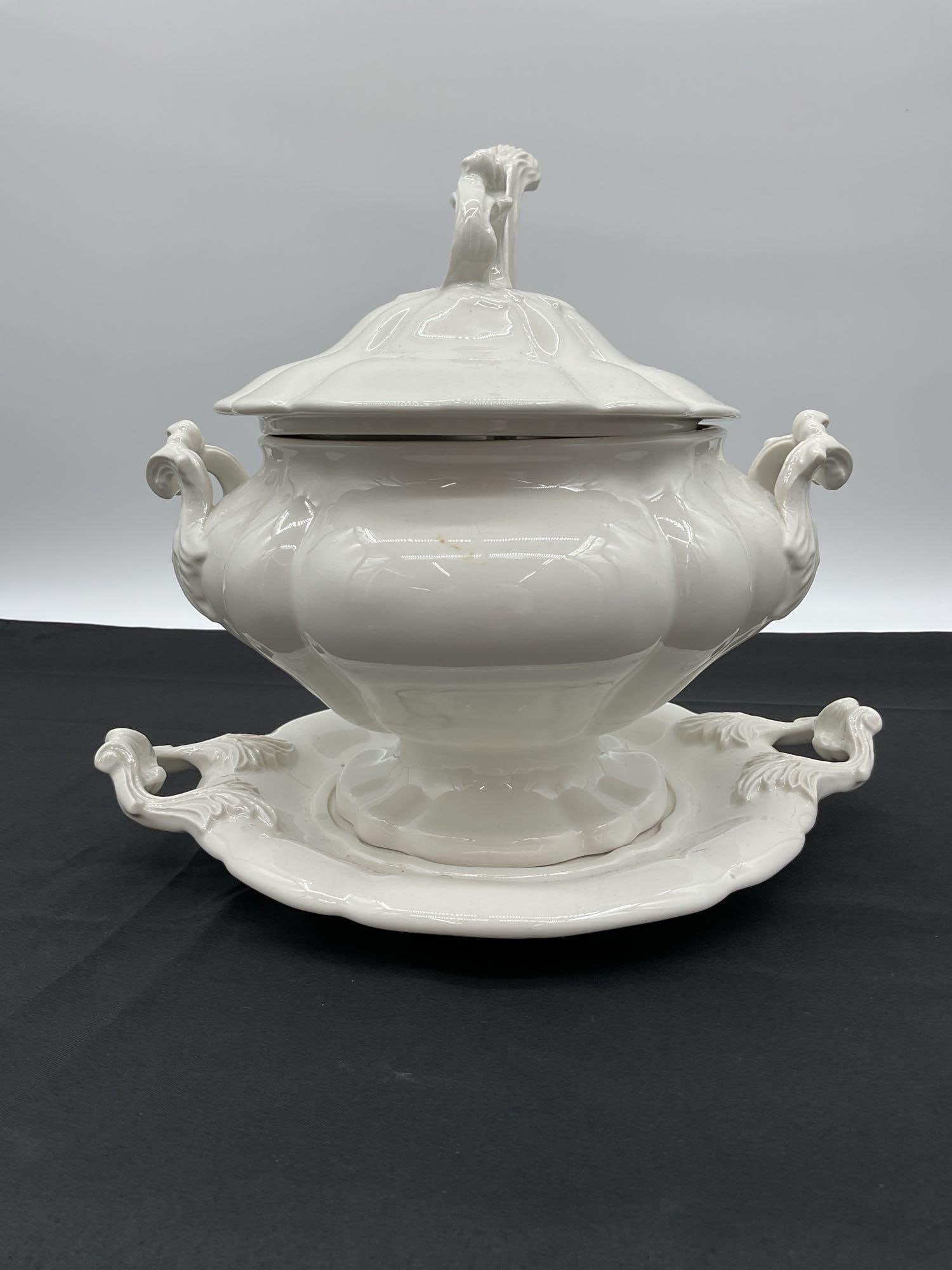 Red Cliff Ironstone White Porcelain Tureen with Ladle and Underplate (1 of 4)