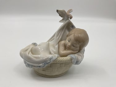 Lladro Figurine – Tender Dreams
