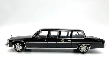Presidential 1983 Cadillac Fleetwood Limousine Die-Cast Model