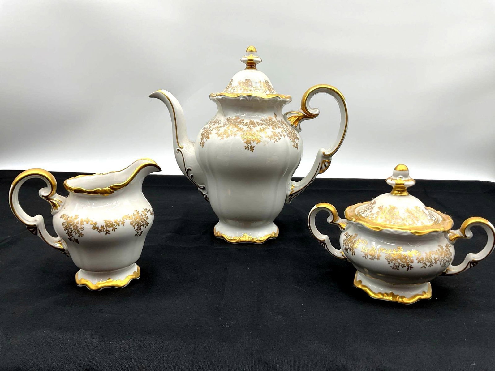Weimar Katharina German Porcelain Tea Set – 3 Pieces (1 of 5)