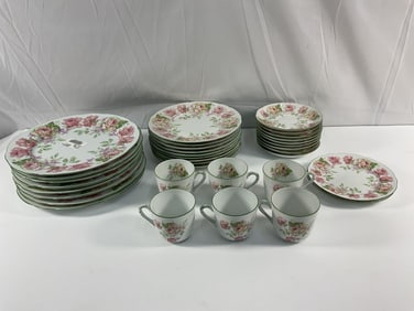 34 Pc - Bernardaud Limoges "Eugénie de Montijo" Porcelain Plate