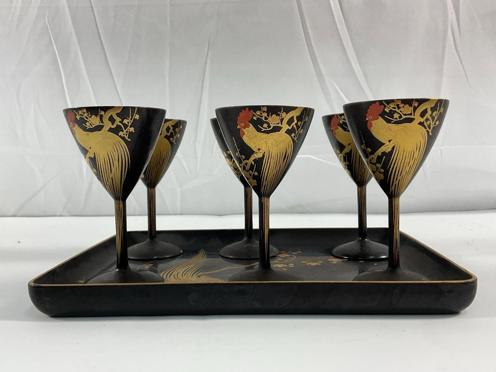 Six Vintage Japanese Lacquered and Gilded Sake Cups & Tray (1 of 4)