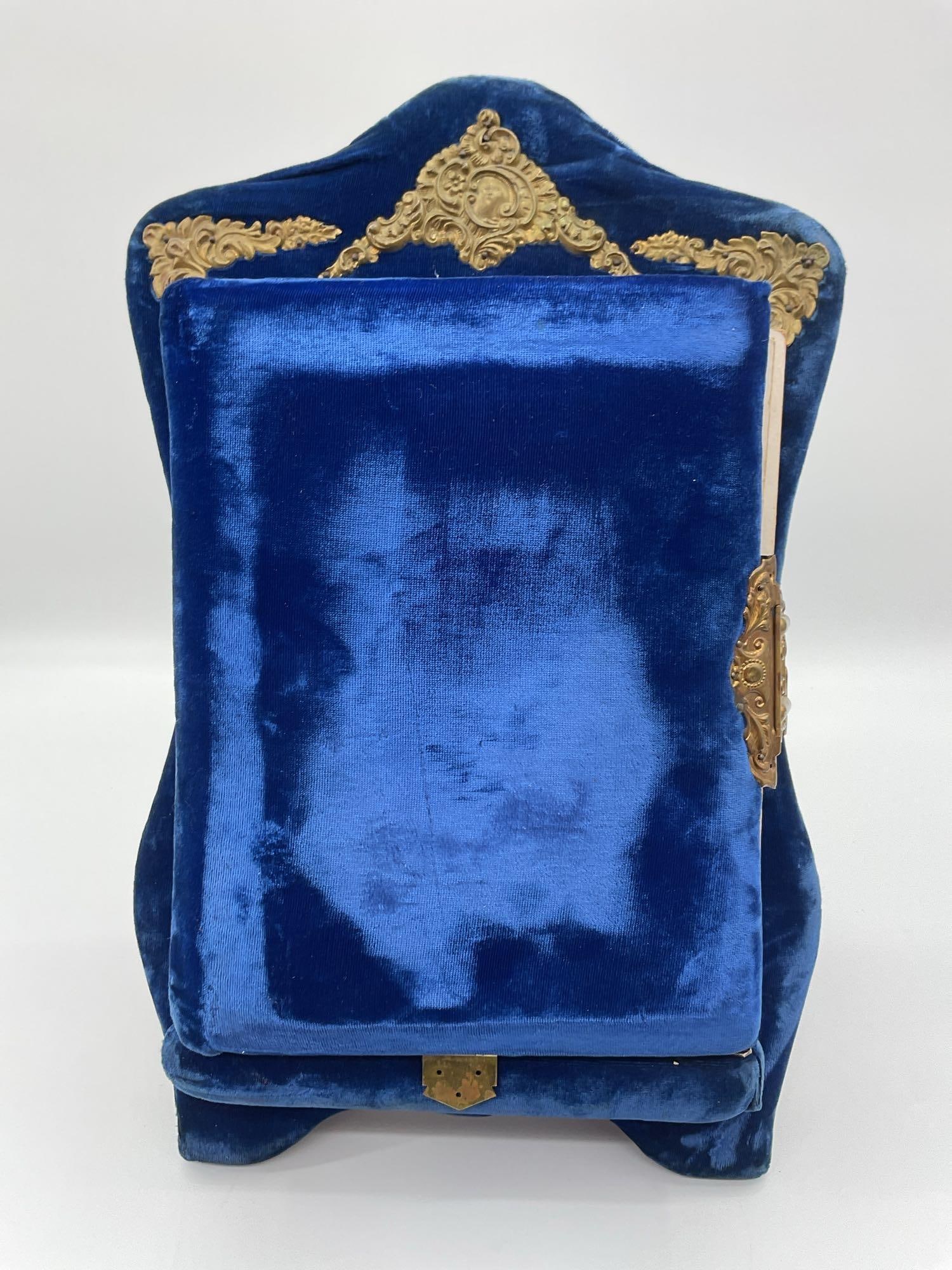 Antique Blue Velvet Travel Vanity Case with Mirror - Photo Album (1 of 5)