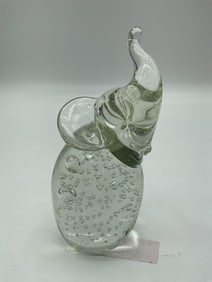 Glass Elephant Paperweight with Controlled Bubbles