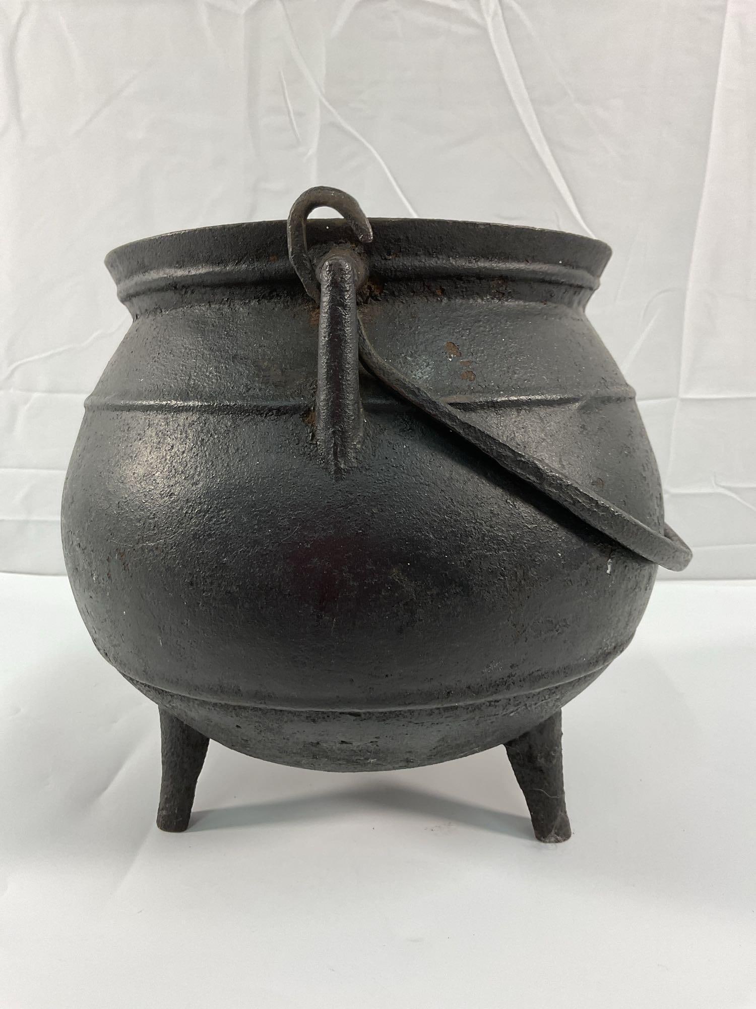 Antique Cast Iron Cauldron (1 of 3)