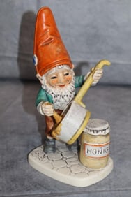 Goebel Gnome Co-Boy: Tom the Honey Lover