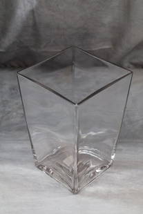 Simple & Classic Glass Vase: Beautiful modern yet classic design