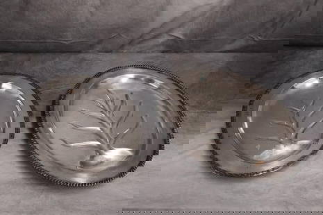 Set of 2 Silver Footed Platters: Antique style, timeless set of beautiful platters