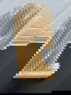Vintage Marble Horse Head Sculpture: This is a carved marble horse head sculpture, showcasing the natural beauty of the stone&#39;s striated patterns in shades of beige and white. The minimalist design, with smooth curves and a polished