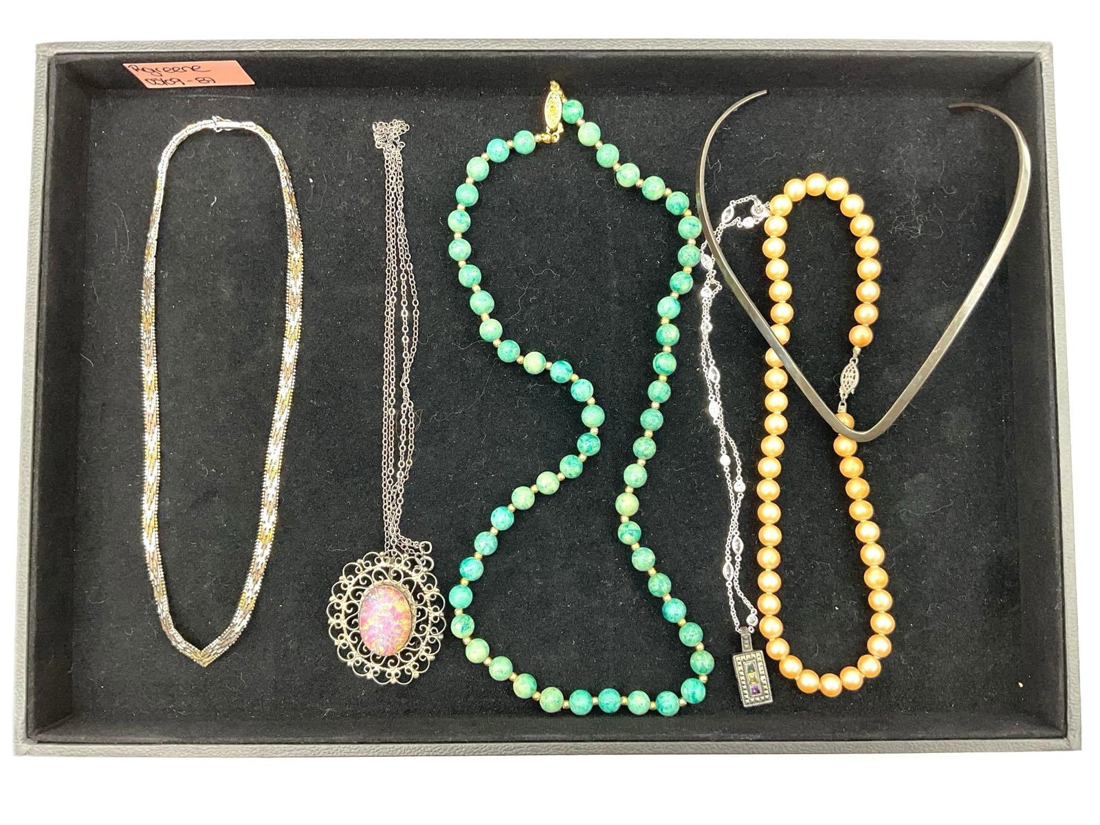 Assorted Vintage and Costume Necklaces (1 of 3)