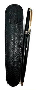 Christian Dior Black Lacquer Ballpoint Pen with Pyramid Stud Accents and Leather Pouch: This is a Christian Dior luxury ballpoint pen, likely from the Dior Homme or Dior Executive Collection. Here’s a breakdown of the details: Key Features:  Brand: Dior, engraved