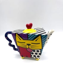 Romero Britto “Happy Cat?? Ceramic Teapot