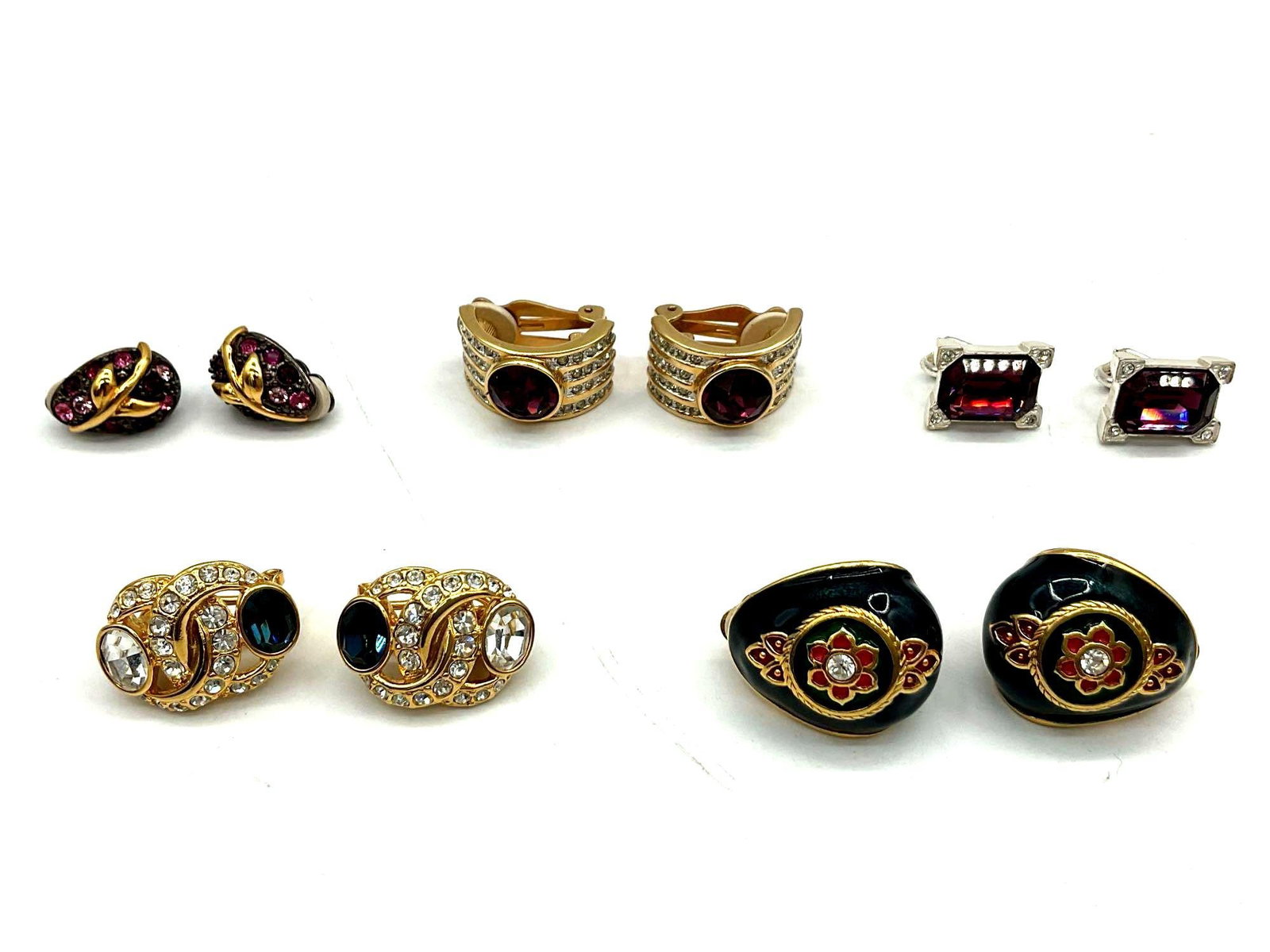 Assorted Costume Earrings and Pendants Lot (1 of 3)