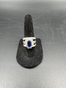 14kt white gold ring with Diamonds and Sapphire