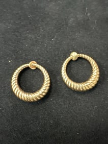 14kt Twisted Hoop Earrings with Hinged Closure