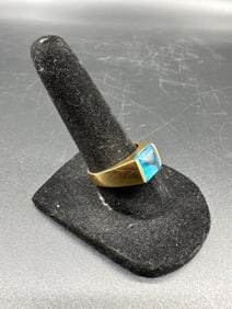 18kt Gold Ring with Blue Topaz Stone