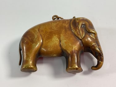 Brass elephant-shaped vesta case (match safe) 55