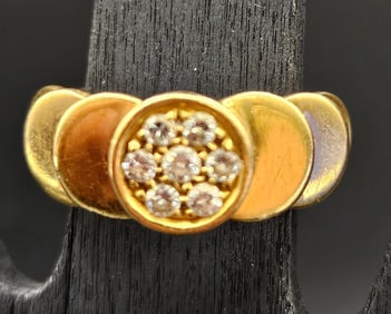 18K Yellow Gold Diamond Cluster Ring