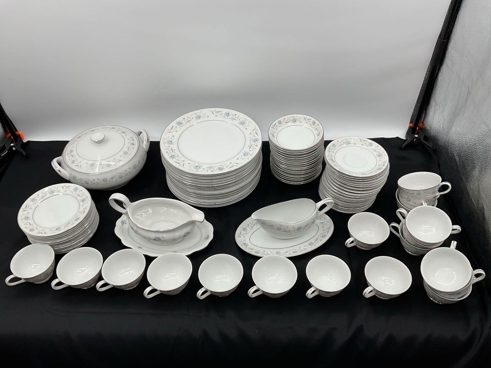 English Garden Fine China Dinnerware Set, Japan (1 of 7)