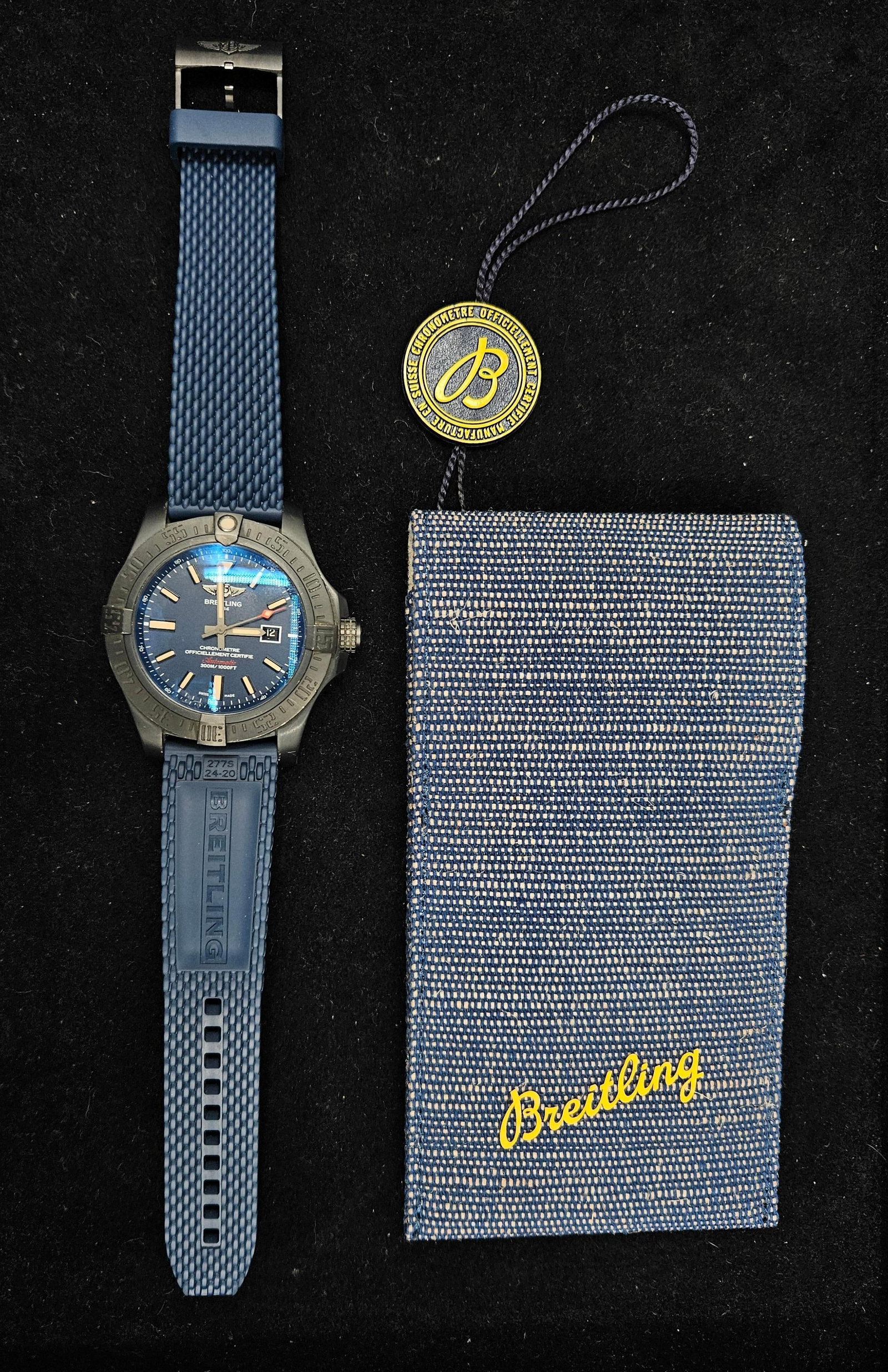 RARE Breitling Avenger Blackbird Men's Watch (1 of 13)
