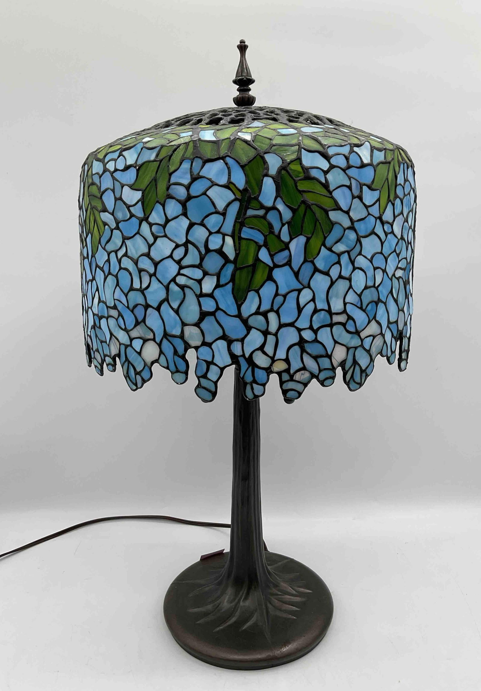 Tiffany Style  Wisteria Stained Glass Table Lamp (1 of 5)