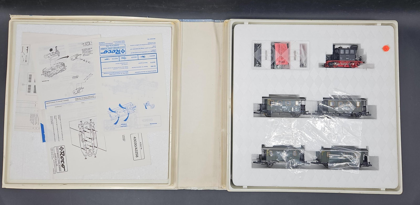 Roco HO Scale Locomotive Set (1 of 5)