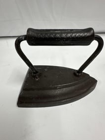 Vintage Antique Cast Sad/Flat Iron