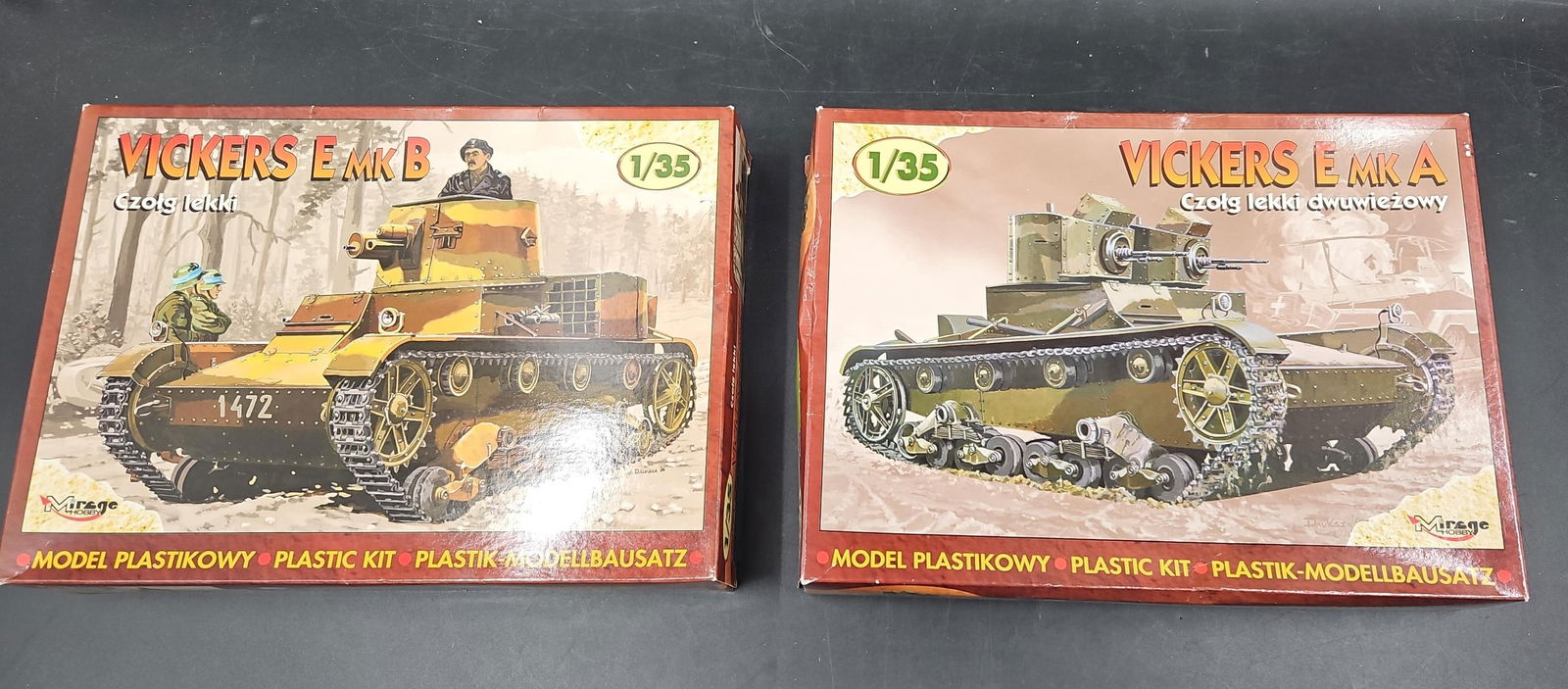 UM 1/35 Scale Vickers E Mk A and Mk B Tank Model Kits (1 of 6)
