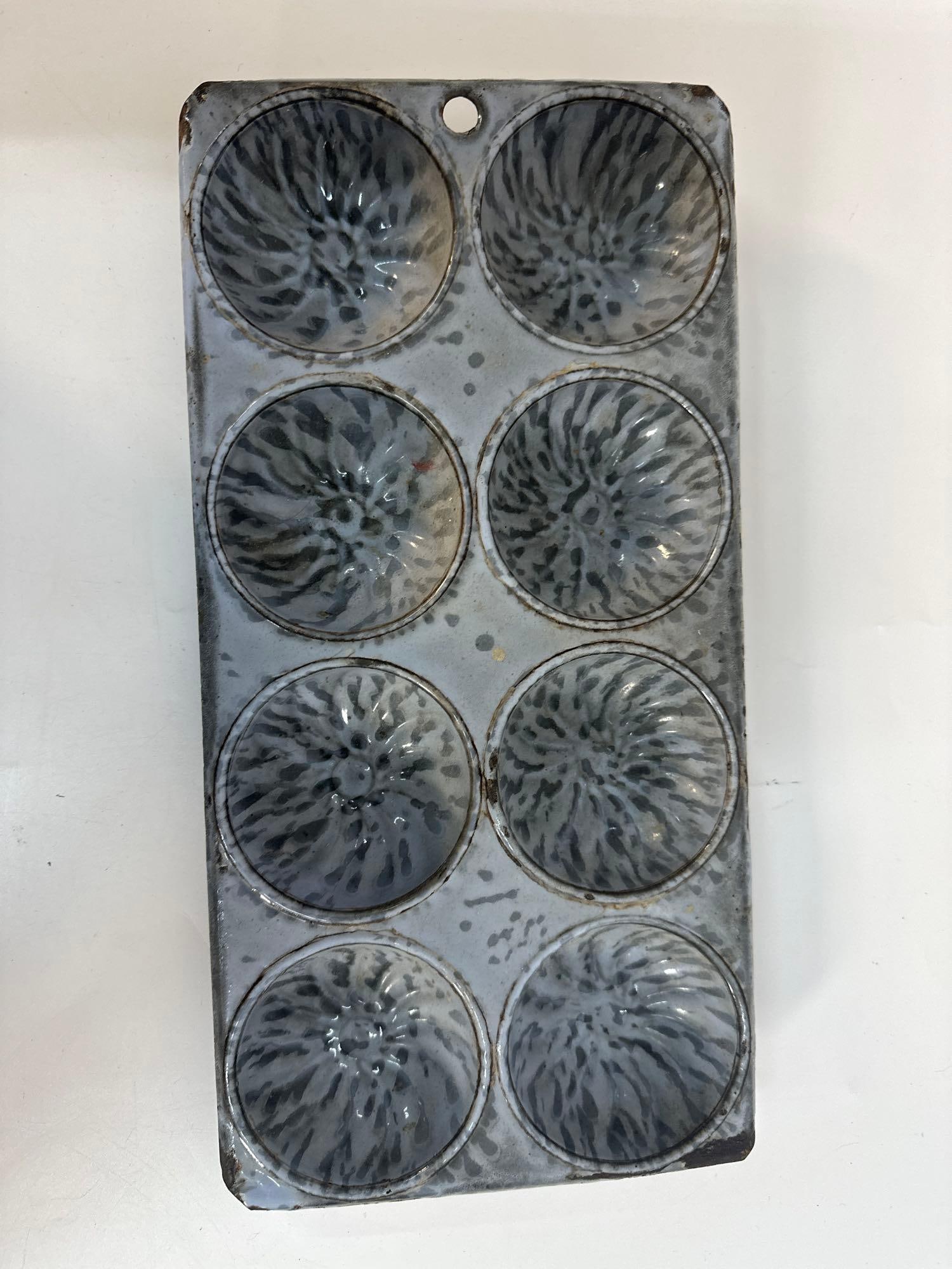 8 cup Anique Muffin Pan Grey Medium Mottled - Graniteware Box 1 - Photo 2 (1 of 3)