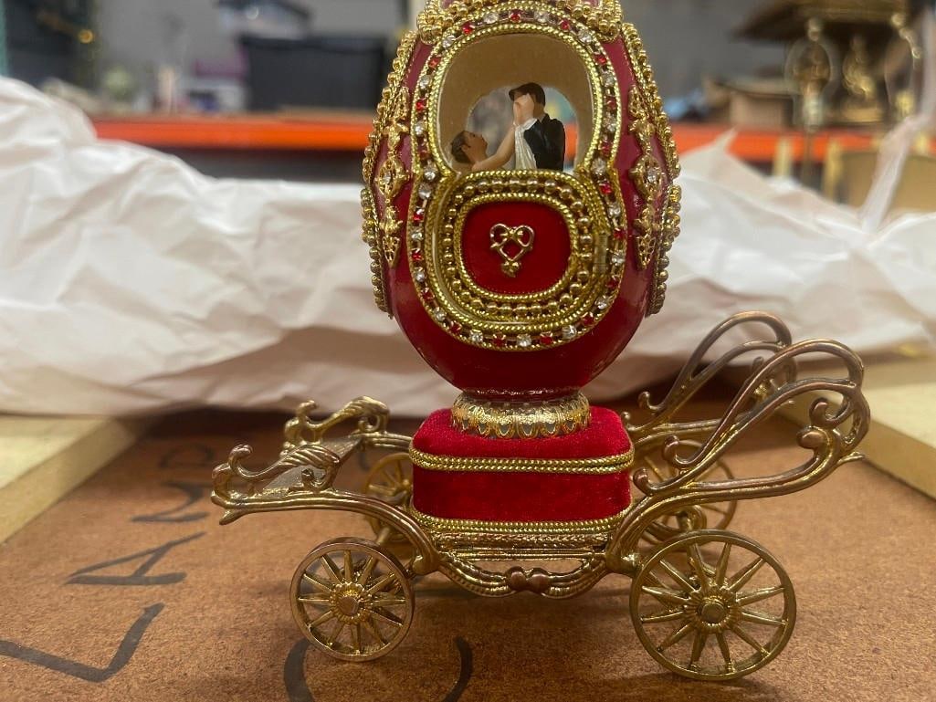 Decorative Egg: AUCTION 5 / 21 