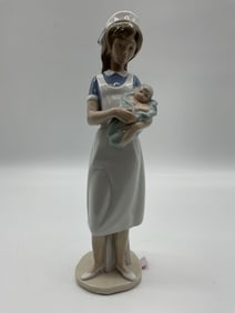 Nurse with Newborn by NAO (Lladro) Model 0709