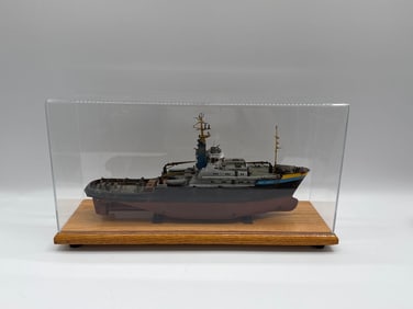 Scale Model Ship "SMIT LONDON" in Display Case