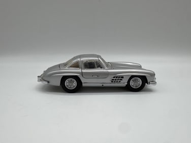 Mercedes-Benz 300SL Gullwing Diecast Model Car - Franklin Mint