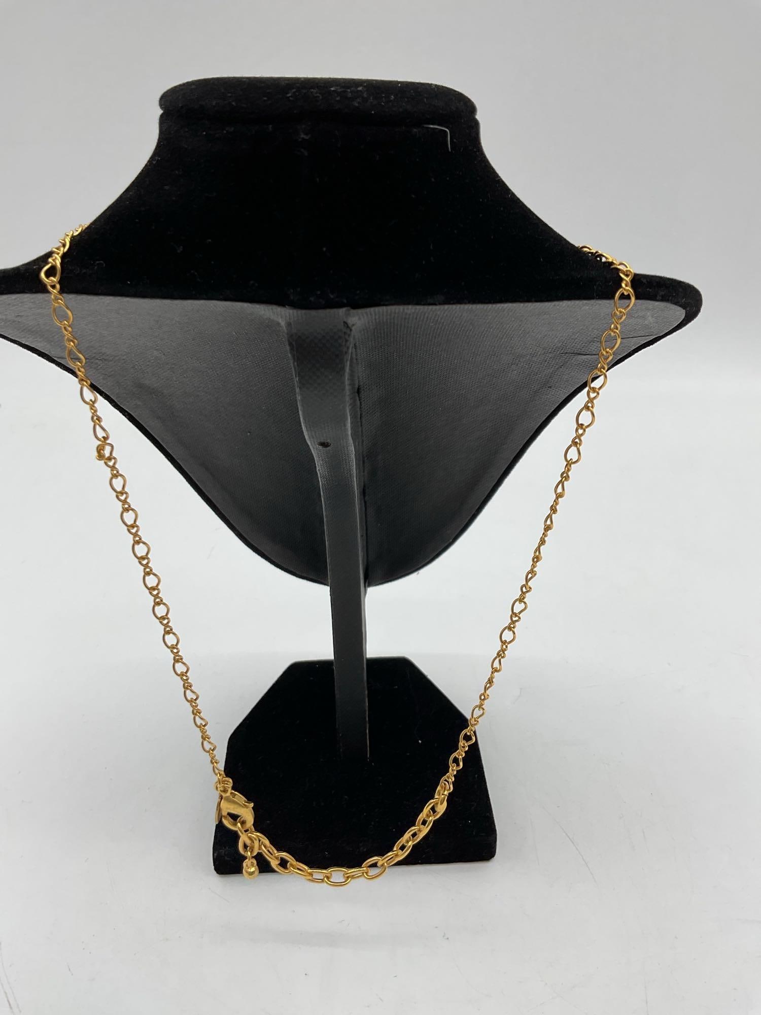 Gold Tone Pendant & Necklace: Gold Tone Pendant & Necklace Dimensions: L22in