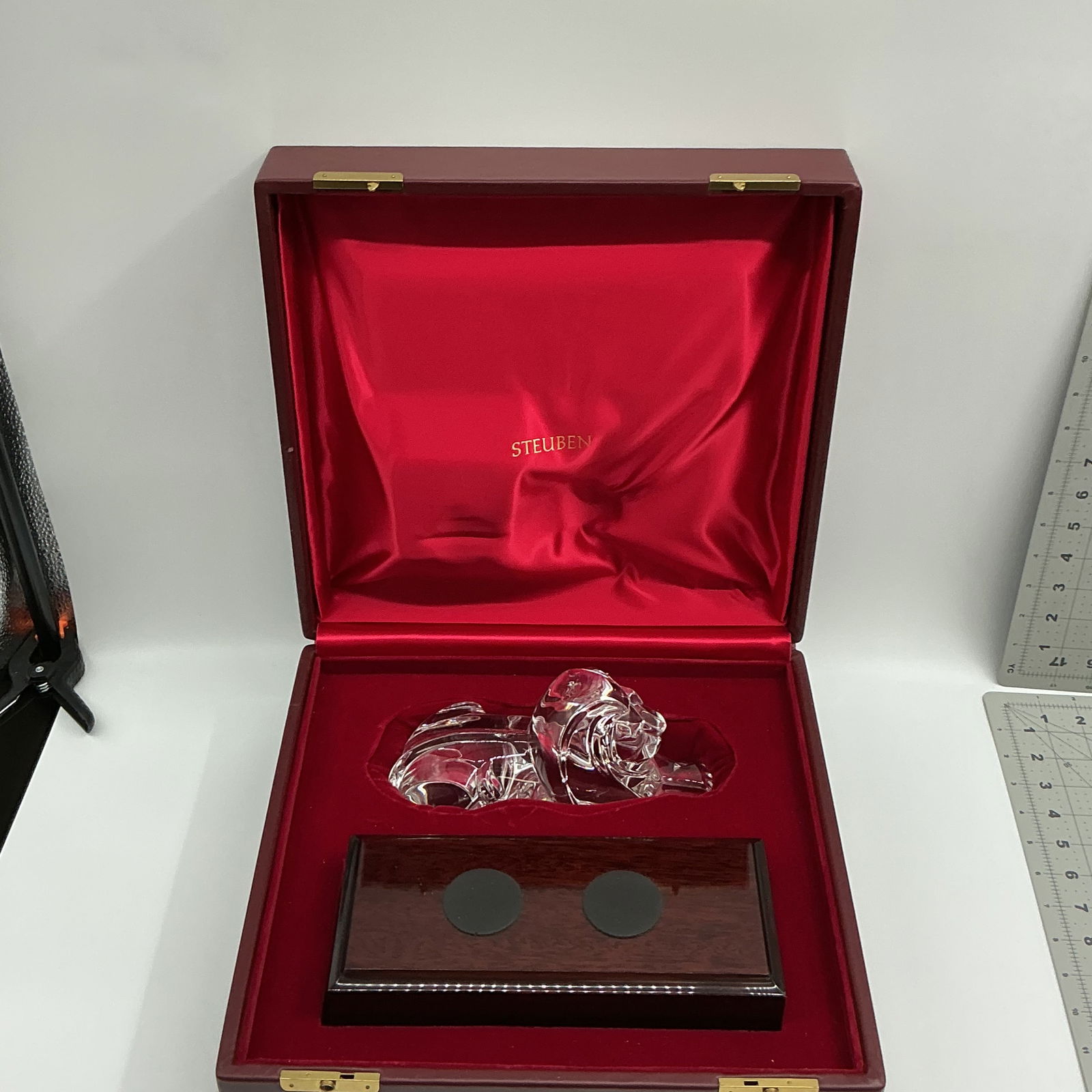 Steuben Glass Lion on Wood Base in Box (1 of 11)