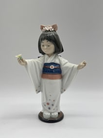 Lladro Figurine #5005 - Japanese Girl with Flower