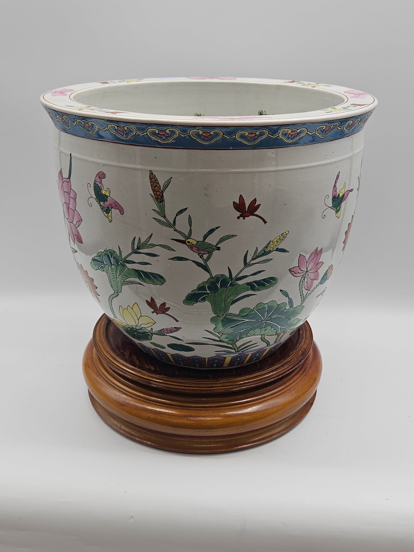 Large Chinese Porcelain Fish Bowl Planter on Stand (1 of 14)