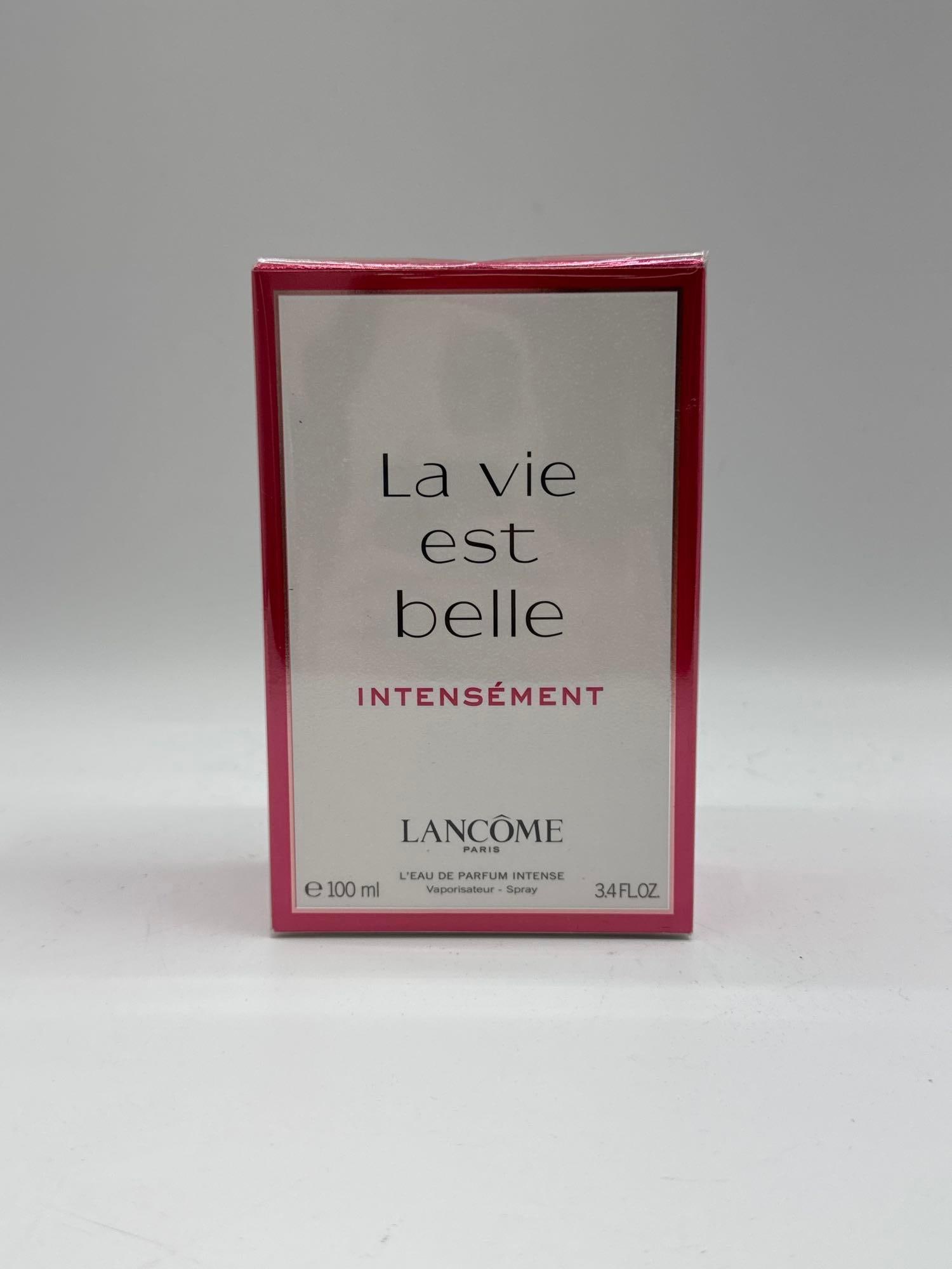 Lancôme La Vie Est Belle Intensément Eau de Parfum 100ml: Brand new, sealed box of La Vie Est Belle Intensément by Lancôme Paris. This women’s Eau de Parfum Intense is a floral gourmand fragrance blending iris, vanilla, and patch