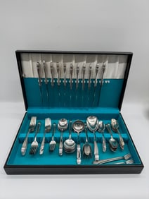 High Quality American-made Wm. A. Rogers 'Noblesse' Stainless Flatware Set, 80 Pieces