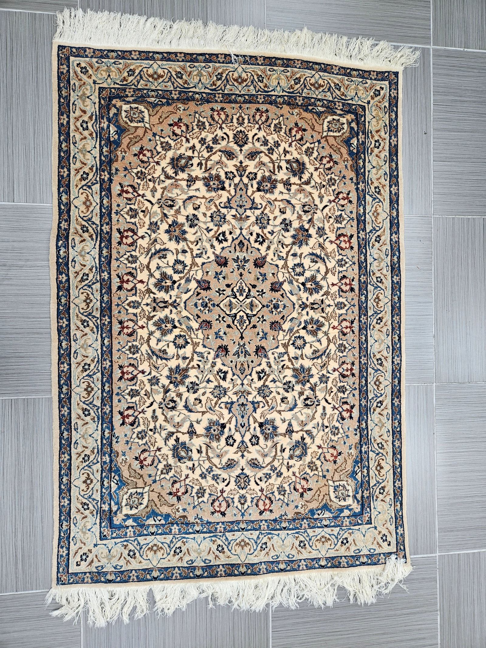 Fine Handmade Nain Rug, Made in Iran (1 of 4)