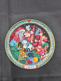 1989 Santa Claus Collection "Santa's Workshop" Plate