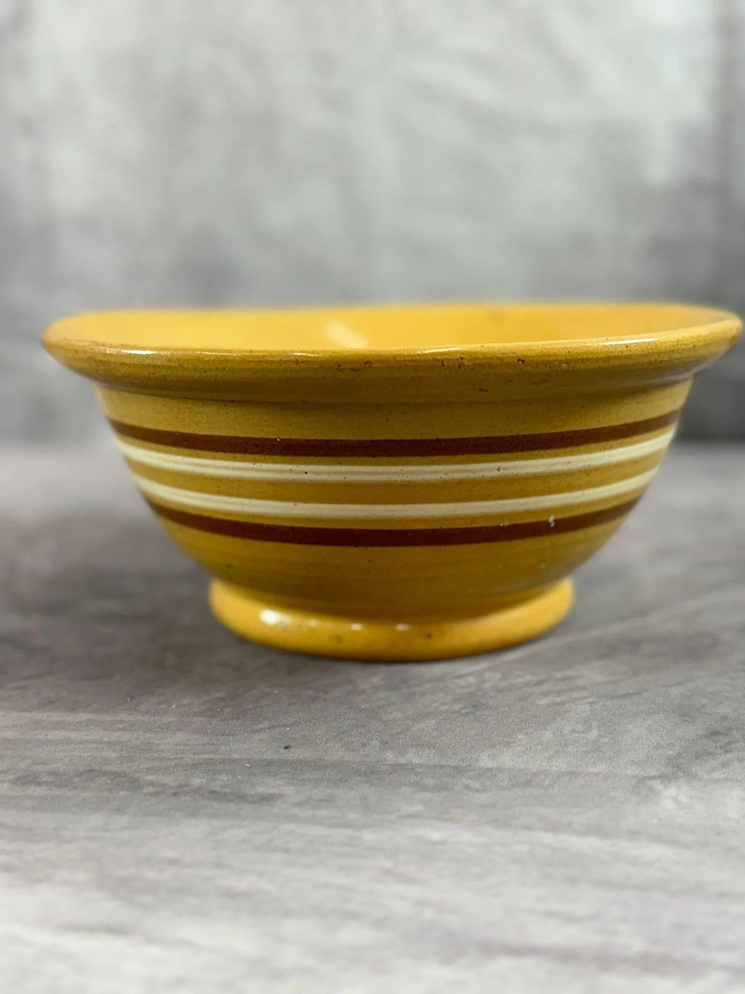 Vintage Banded Yellow Ware Bowl 1890-1910: Vintage Banded Yellow Ware Bowl 1890-1910