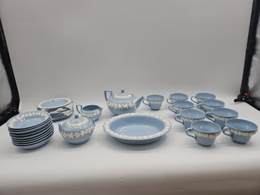 Wedgwood and Barlaston of Etruria Embossed Queens Ware Tea and Dinner pieces