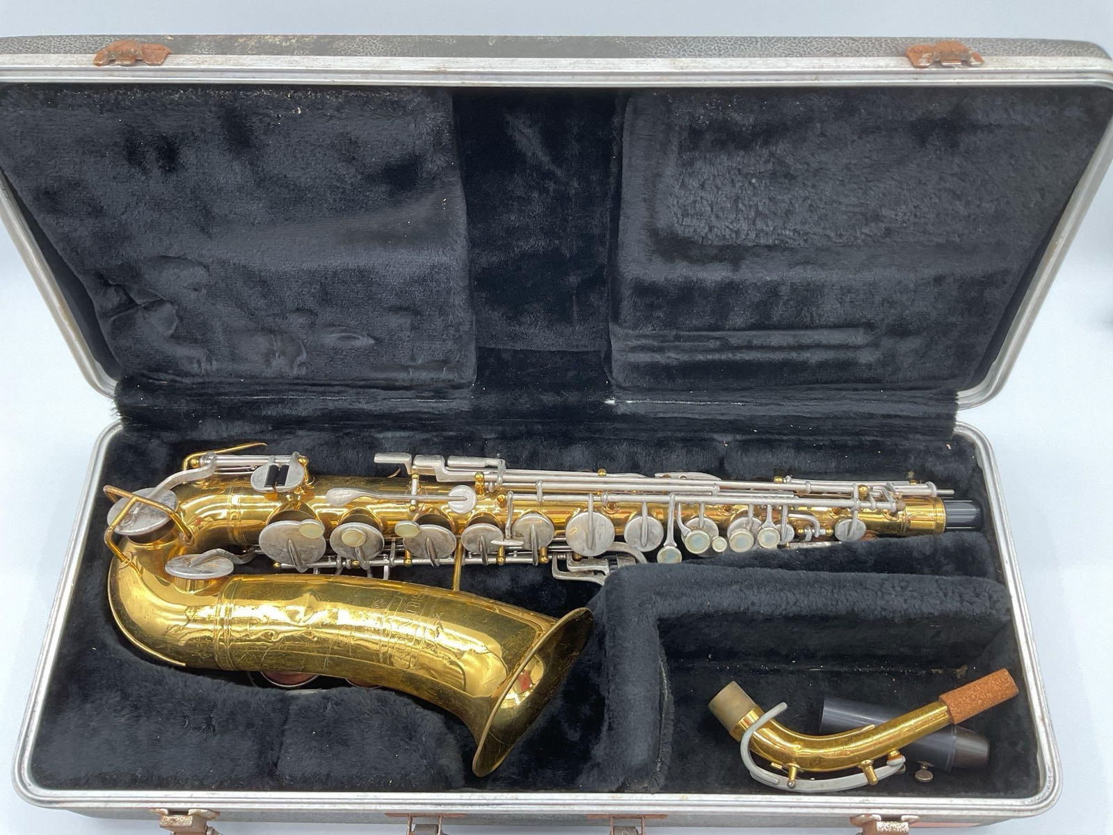 Selmer Bundy II Alto Saxophone with Original Case (1 of 5)